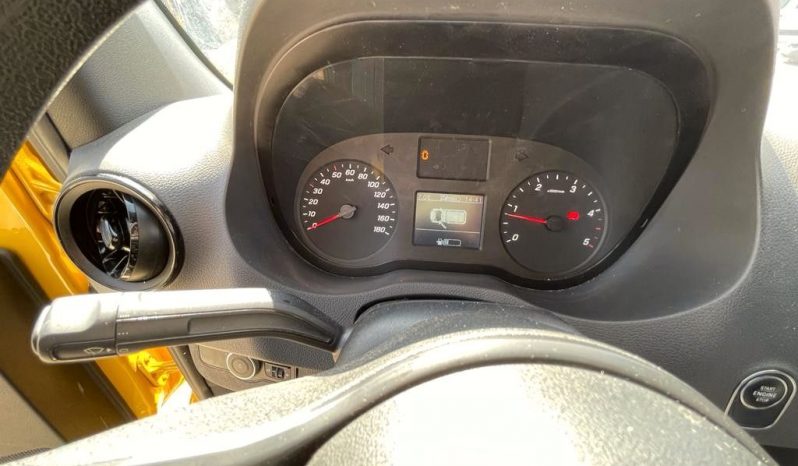 MERCEDES-BENZ 211 KASTENWAGEN voll