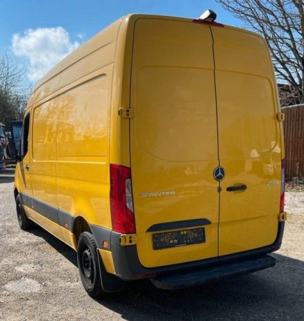 MERCEDES-BENZ 211 KASTENWAGEN voll