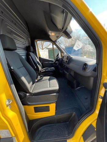 MERCEDES-BENZ 211 KASTENWAGEN voll