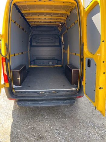 MERCEDES-BENZ 211 KASTENWAGEN voll