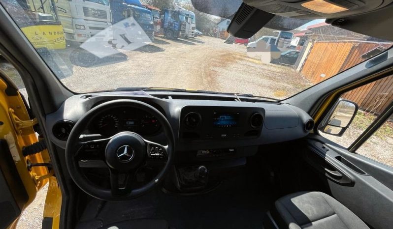 MERCEDES-BENZ 211 KASTENWAGEN voll